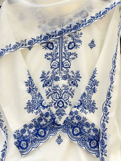 Women’s Ethnic Wear